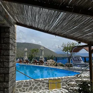  Lodge Palermiti Luxury Albania